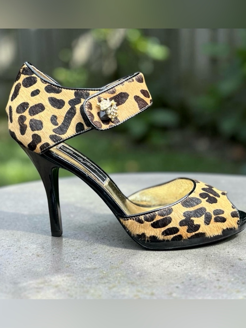 Beverly Feldman Leopard Print Calf Hair Stiletto Heels 8M Ladybug Accent - Picture 9 of 9